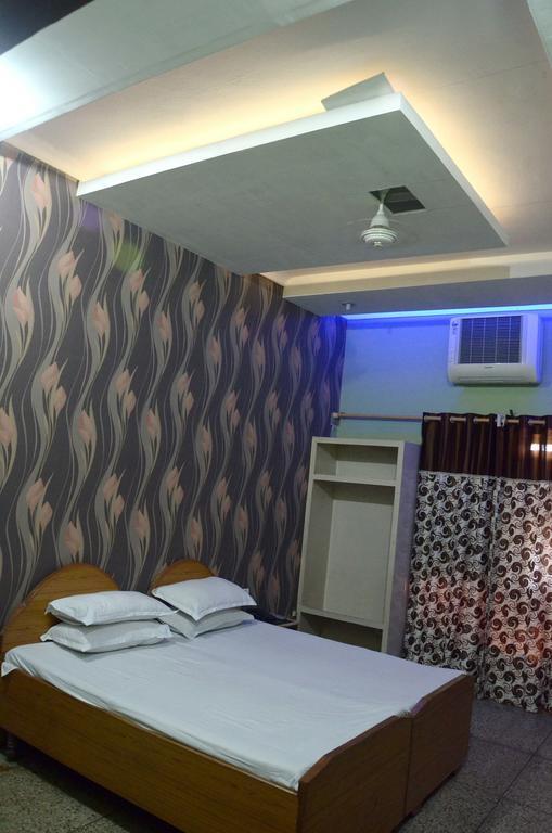 Hotel New Bakshi House Agra  Rum bild
