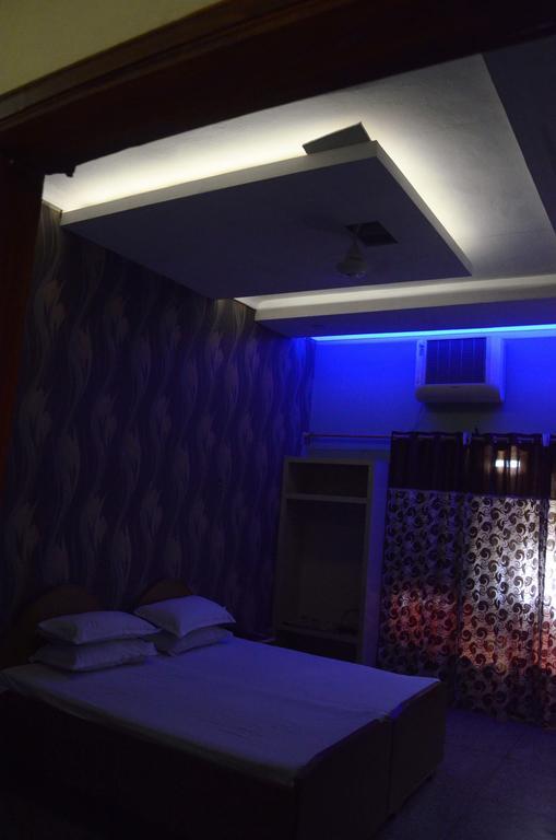 Hotel New Bakshi House Agra  Exteriör bild