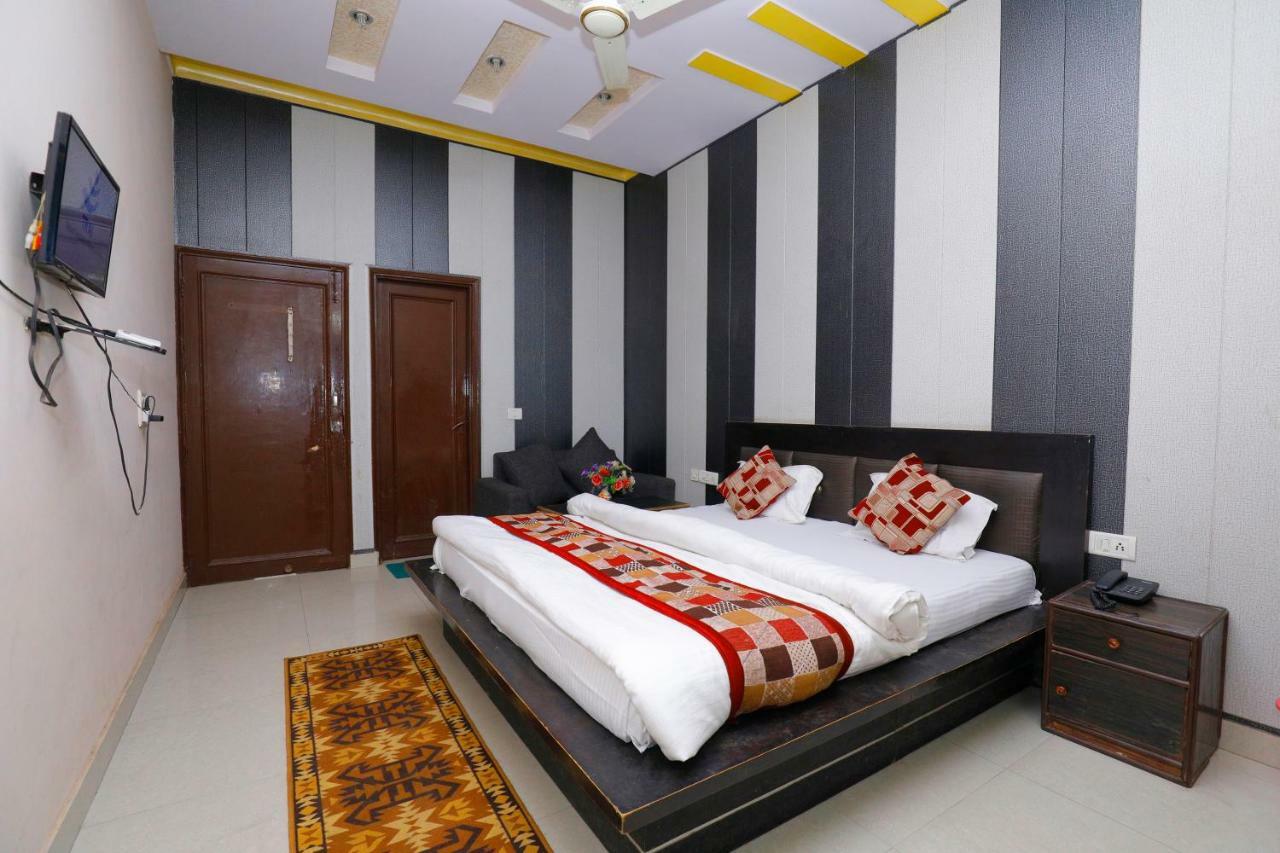 Hotel New Bakshi House Agra  Exteriör bild